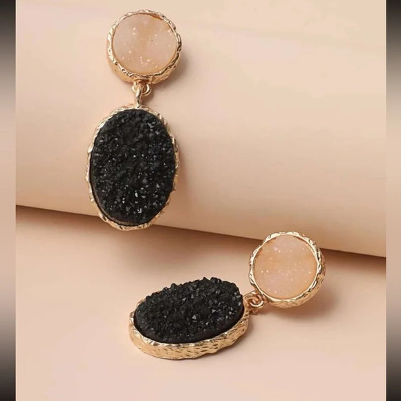 ORAL Drop Zinc Stone Earrings New. - Picture 3 of 5